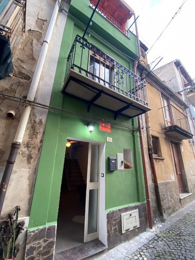 B&B Casetta Verde Felice ชิลลา ภายนอก รูปภาพ